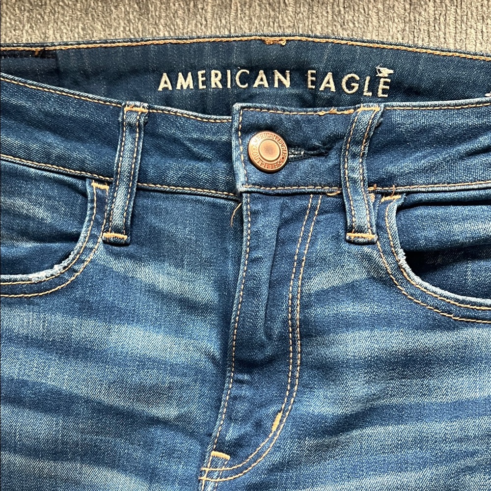 American Eagle Outfitters Classic Blue Jeans - Picture 2 of 6